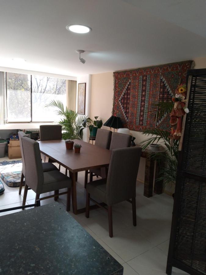 Charming Sunny Bedroom Overlooking Beautiful Amsterdam Avenue In Best Condesa Area 멕시코 시 외부 사진