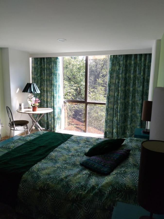 Charming Sunny Bedroom Overlooking Beautiful Amsterdam Avenue In Best Condesa Area 멕시코 시 외부 사진