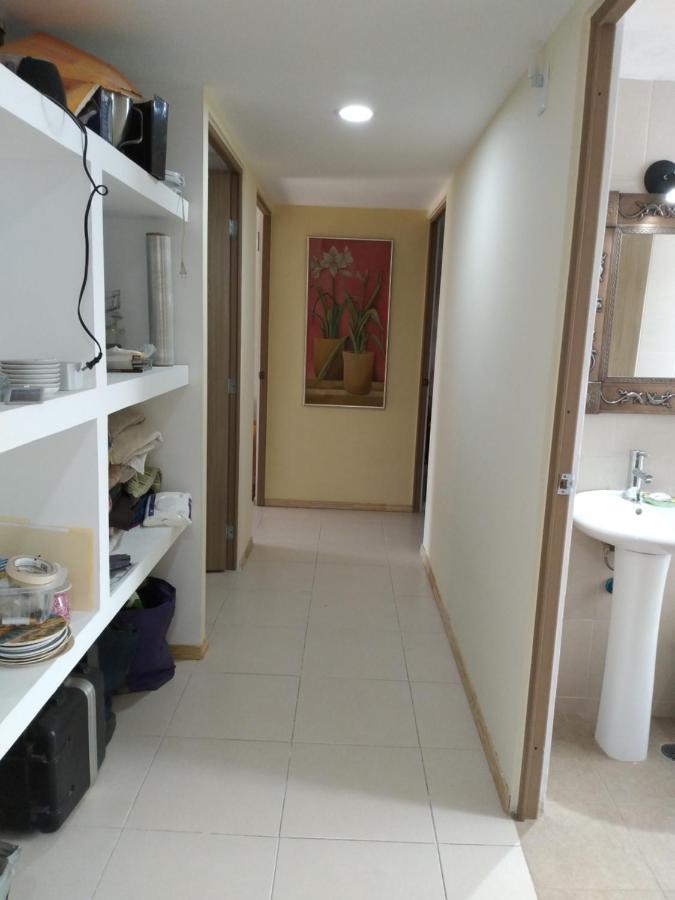Charming Sunny Bedroom Overlooking Beautiful Amsterdam Avenue In Best Condesa Area 멕시코 시 외부 사진