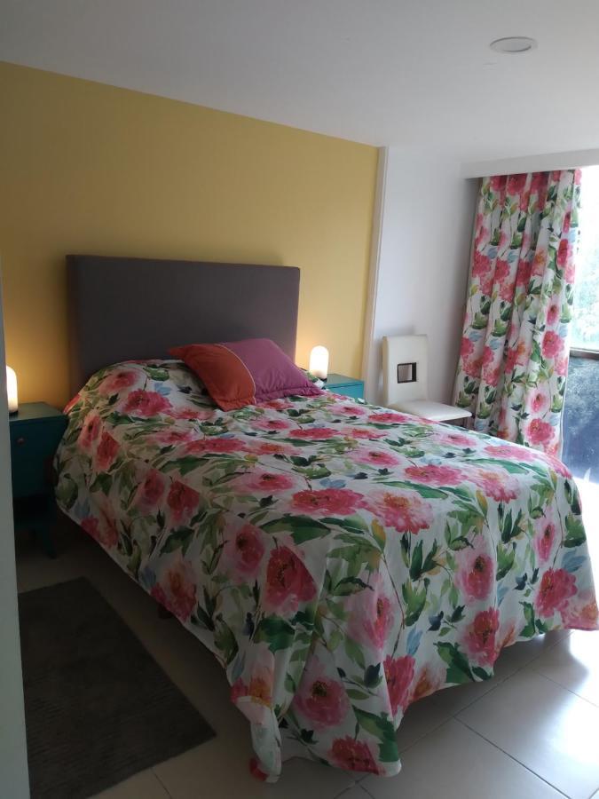 Charming Sunny Bedroom Overlooking Beautiful Amsterdam Avenue In Best Condesa Area 멕시코 시 외부 사진