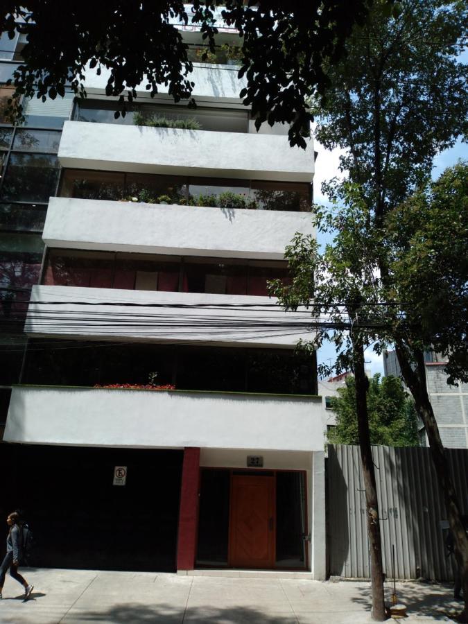 Charming Sunny Bedroom Overlooking Beautiful Amsterdam Avenue In Best Condesa Area 멕시코 시 외부 사진